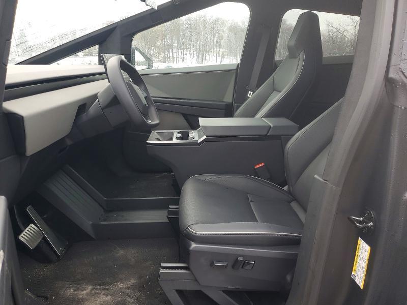 2025 Tesla Cybertruck