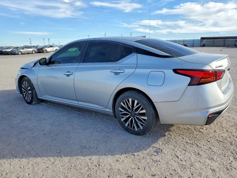 2024 Nissan Altima sv
