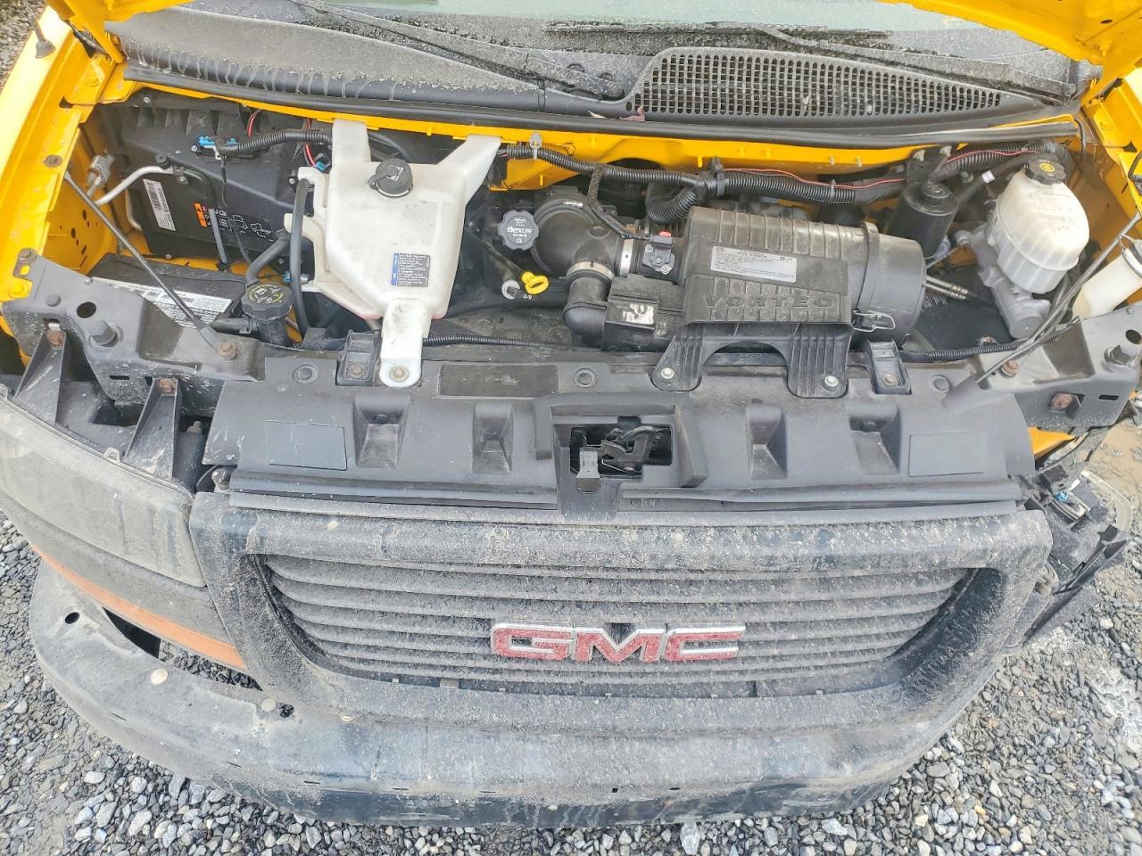 2018 GMC Savana BOX Truck