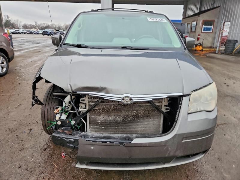2010 Chrysler Town & Country Touring