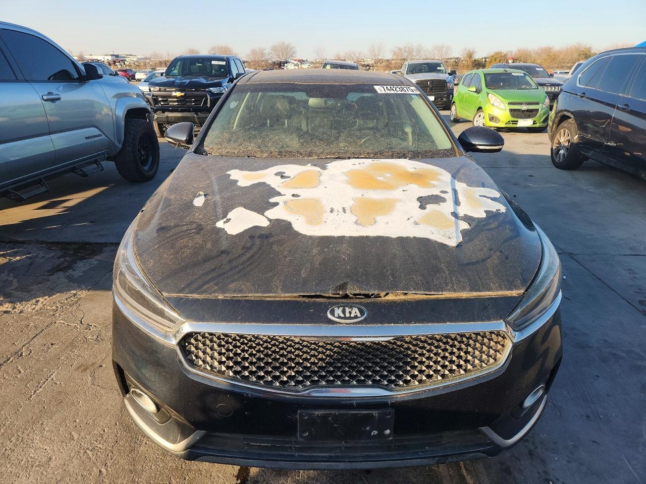 2018 KIA Cadenza Premium