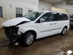 2015 Chrysler Town & Country Touring l