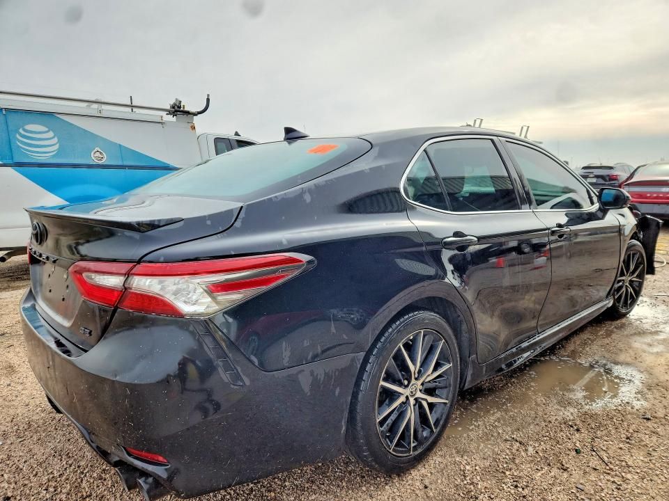 2022 Toyota Camry se