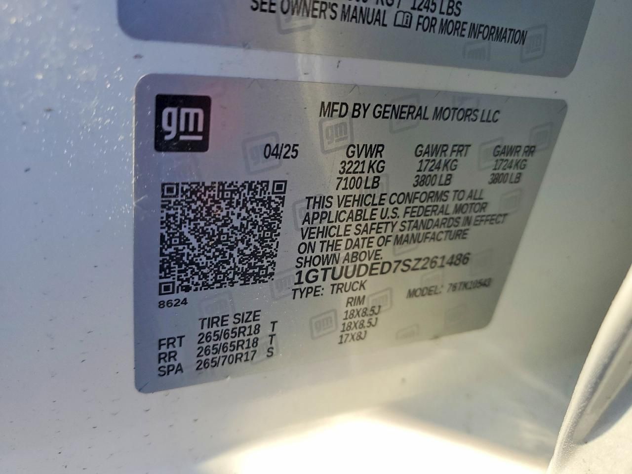 2025 GMC Sierra K1500 slt