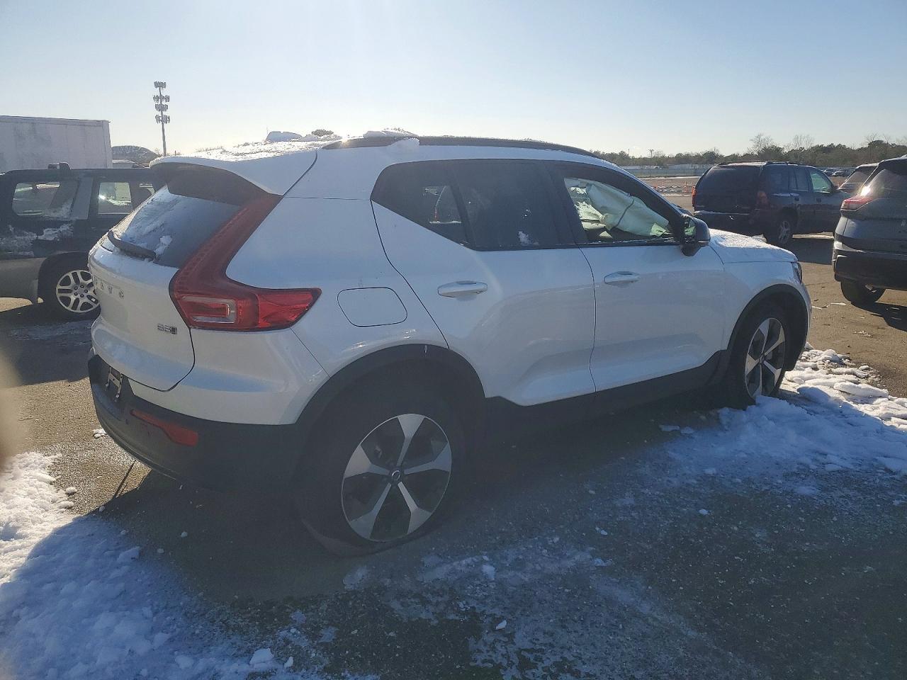 2025 Volvo Xc40 Plus
