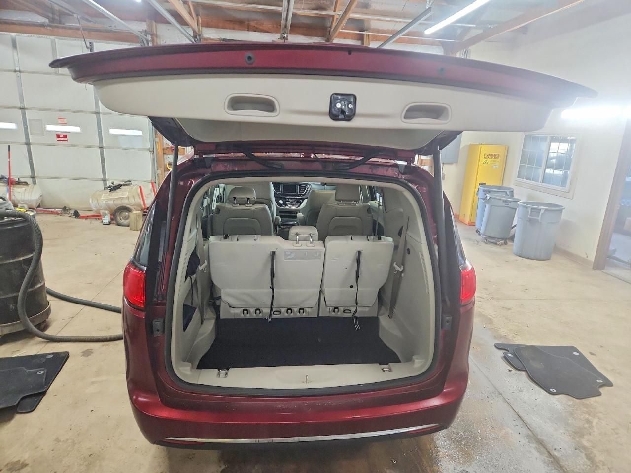 2020 Chrysler Pacifica Touring l