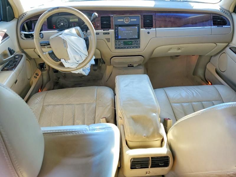 2006 Lincoln Town car Signature