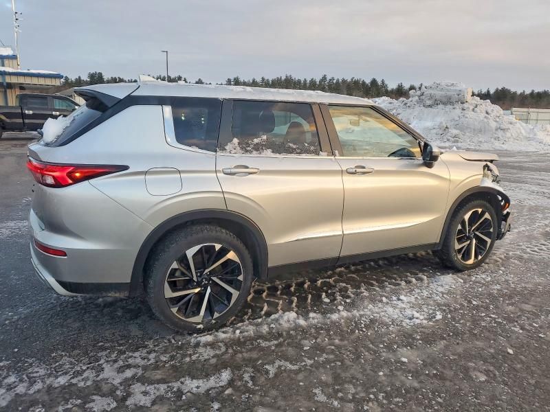 2022 Mitsubishi Outlander se