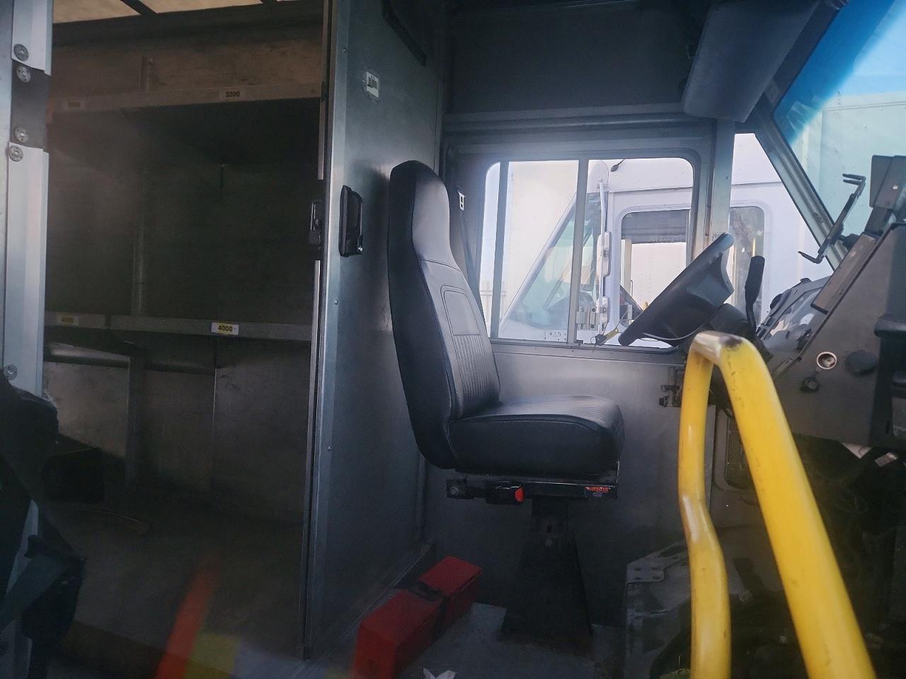 2021 Ford E450 Delivery Truck