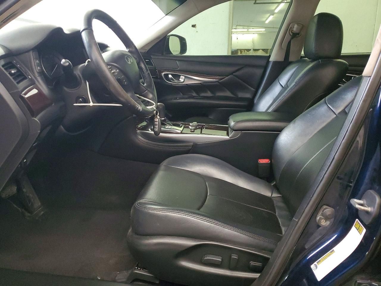 2016 Infiniti Q70 3.7