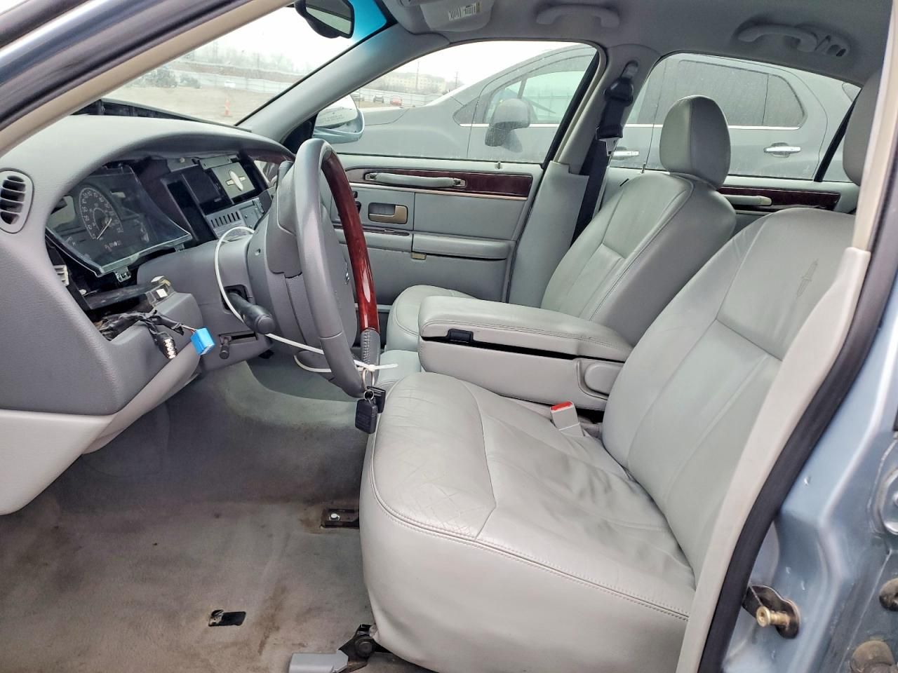 2005 Lincoln Town car Signature Limited