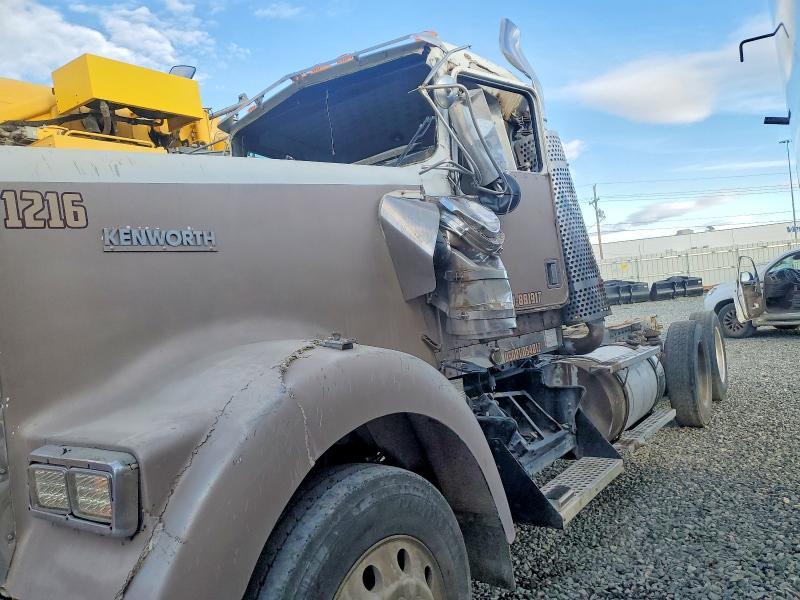 2001 Kenworth W900 Truck Cab AND Chassis