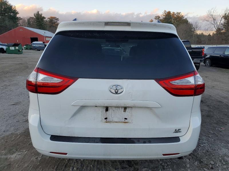 2016 Toyota Sienna le