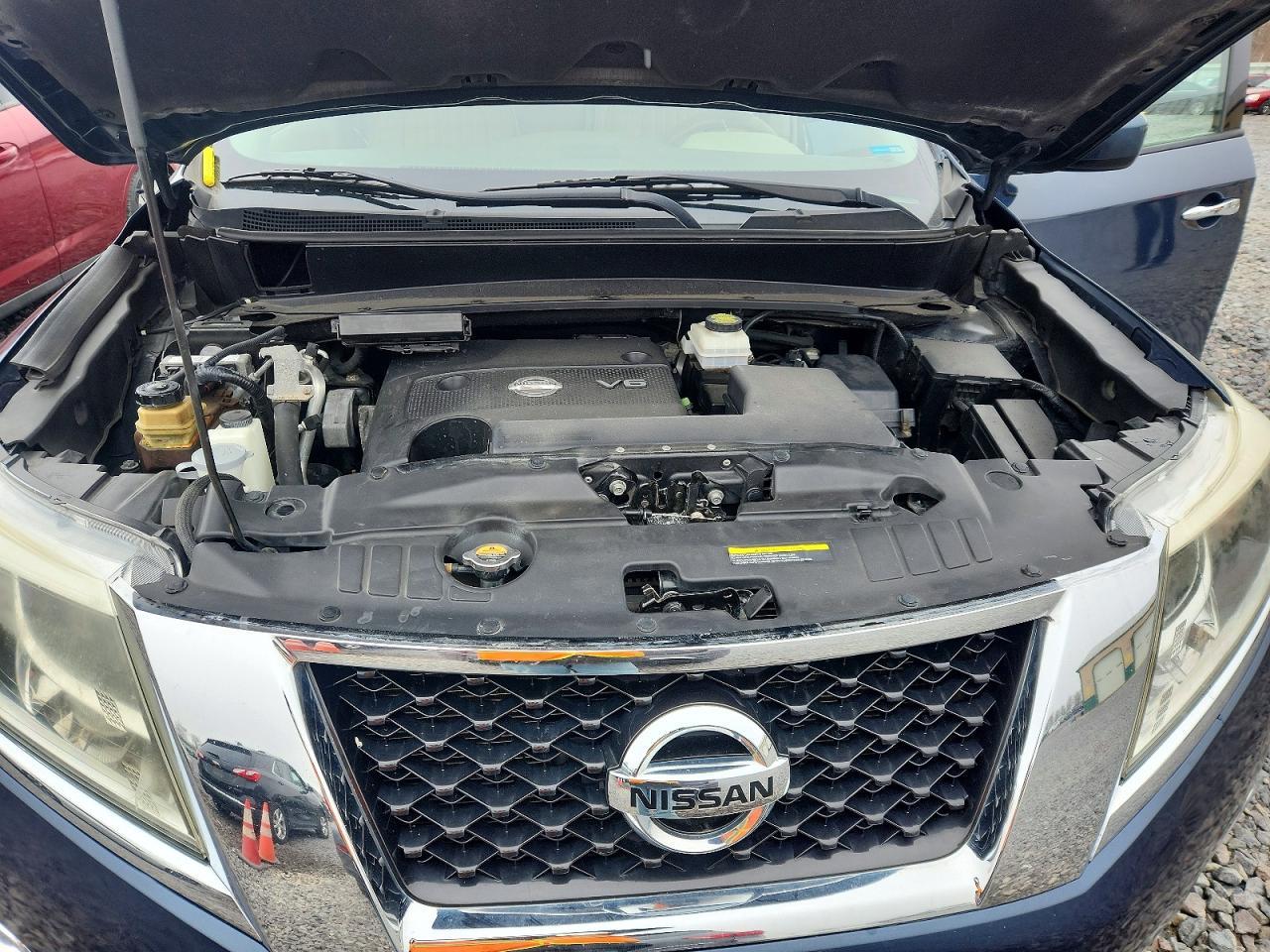 2013 Nissan Pathfinder s