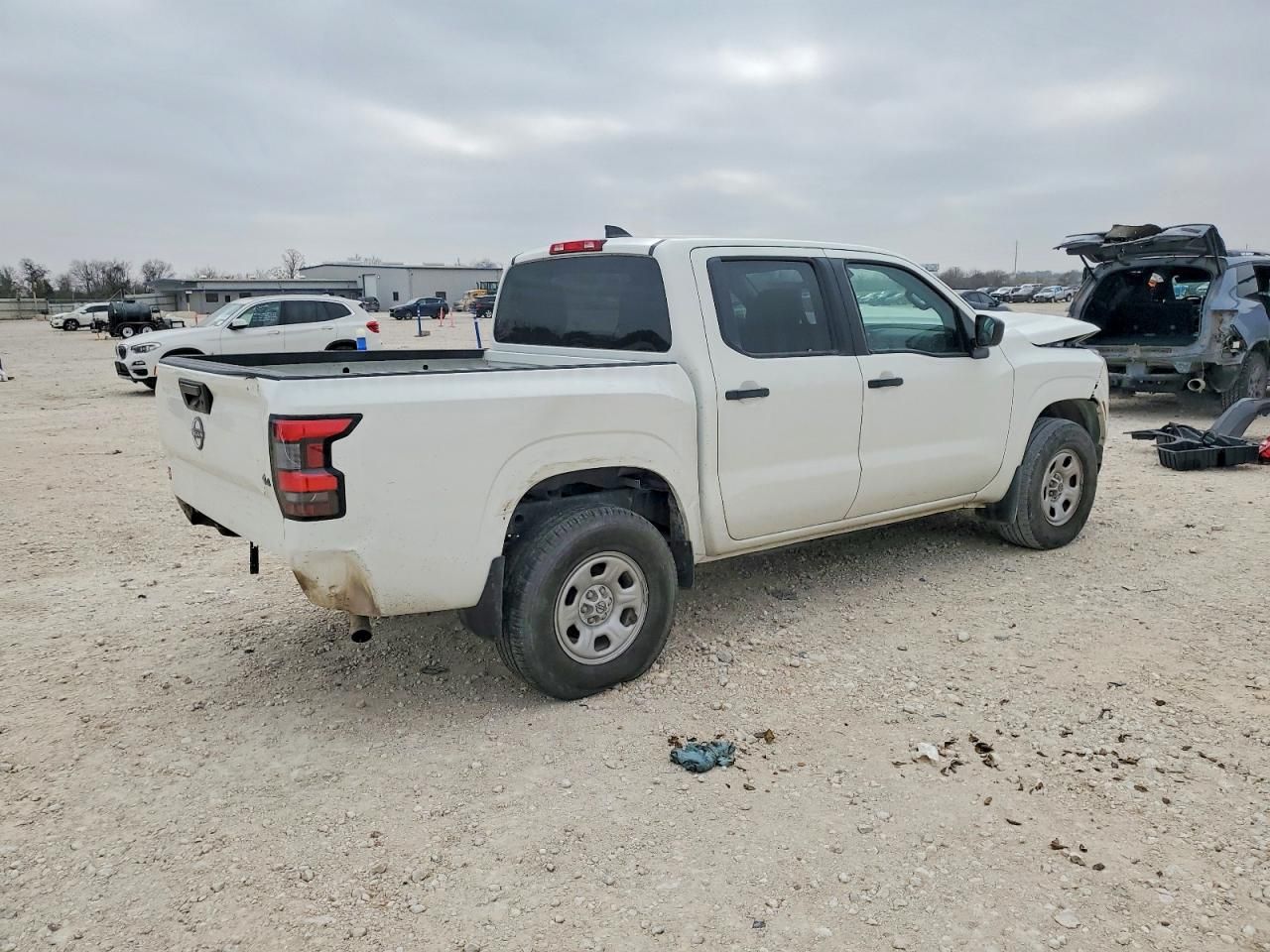 2022 Nissan Frontier s