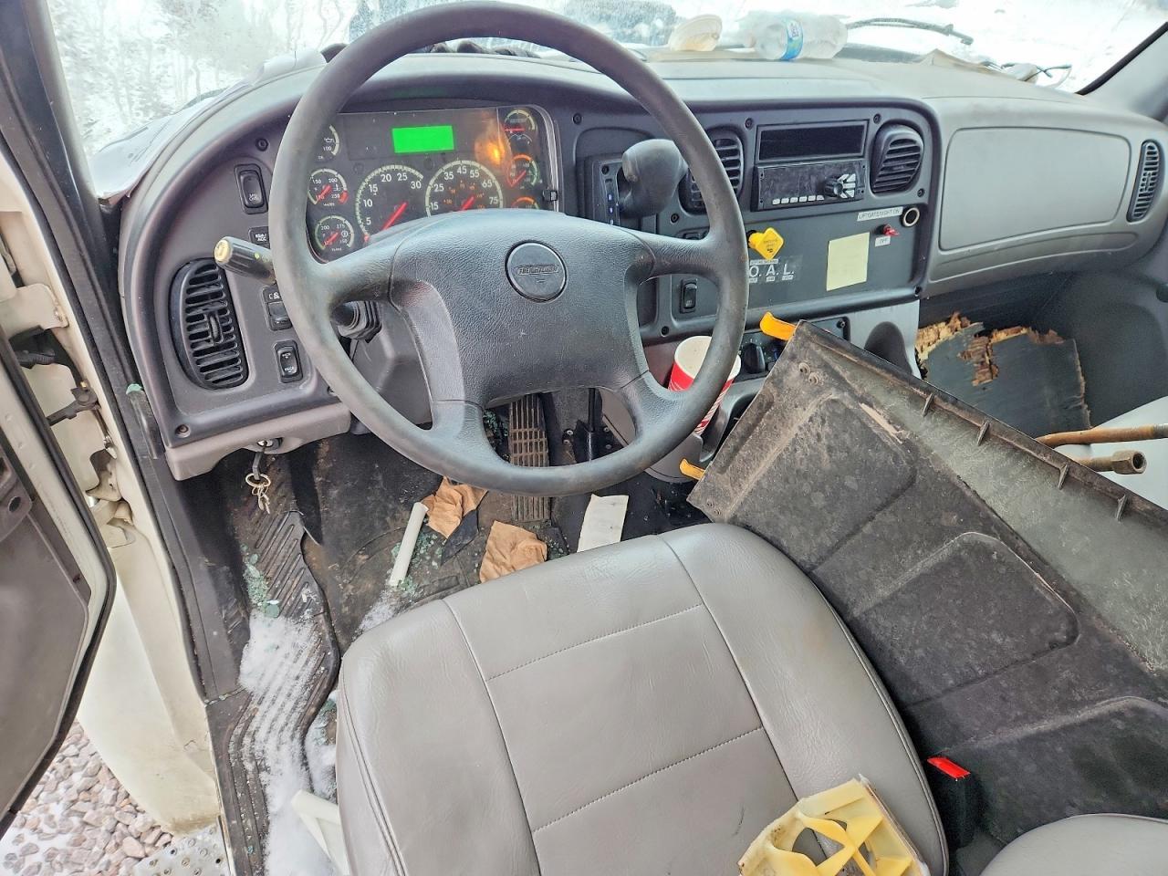 2019 Freightliner Business Class M2 BOX Truck