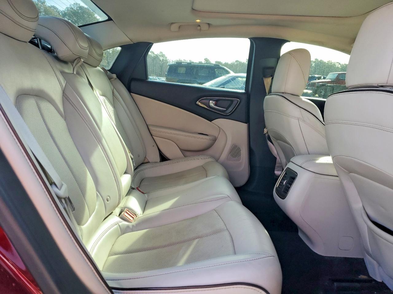2015 Chrysler 200 c