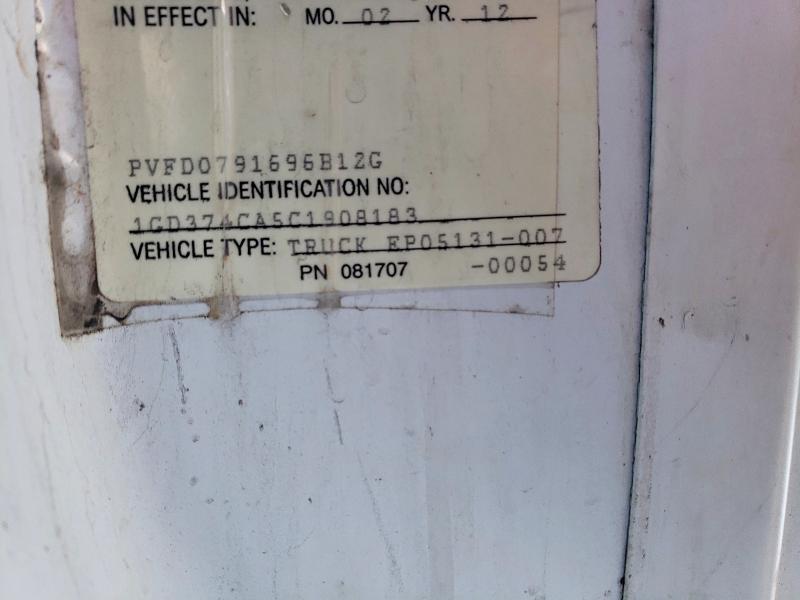 2012 GMC Savana box Truck