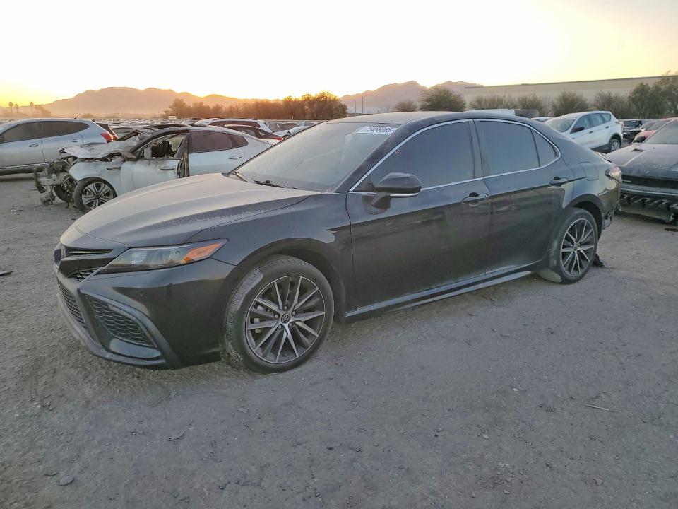 2022 Toyota Camry se