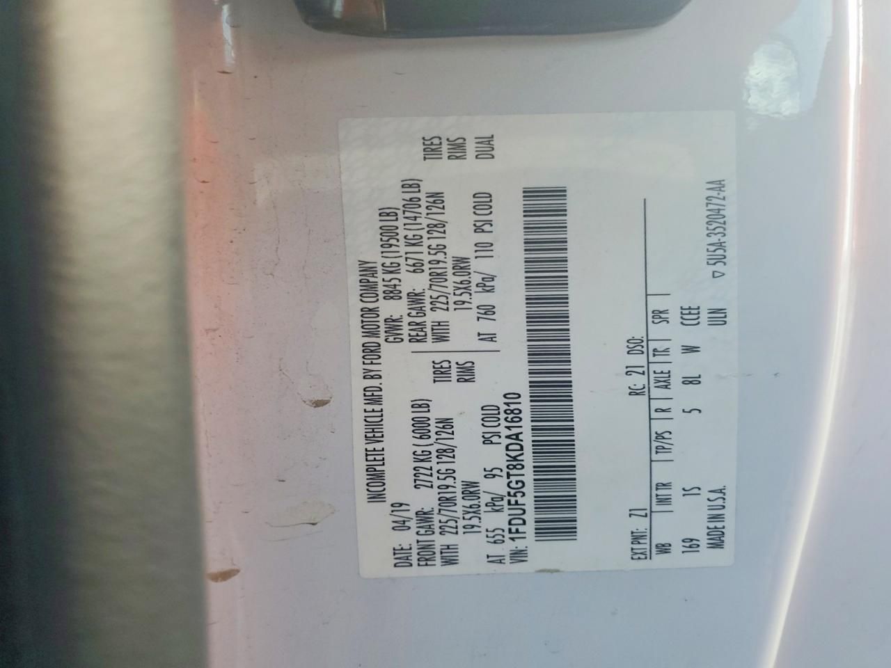 2019 Ford F550 Super Duty Flatbed Truck