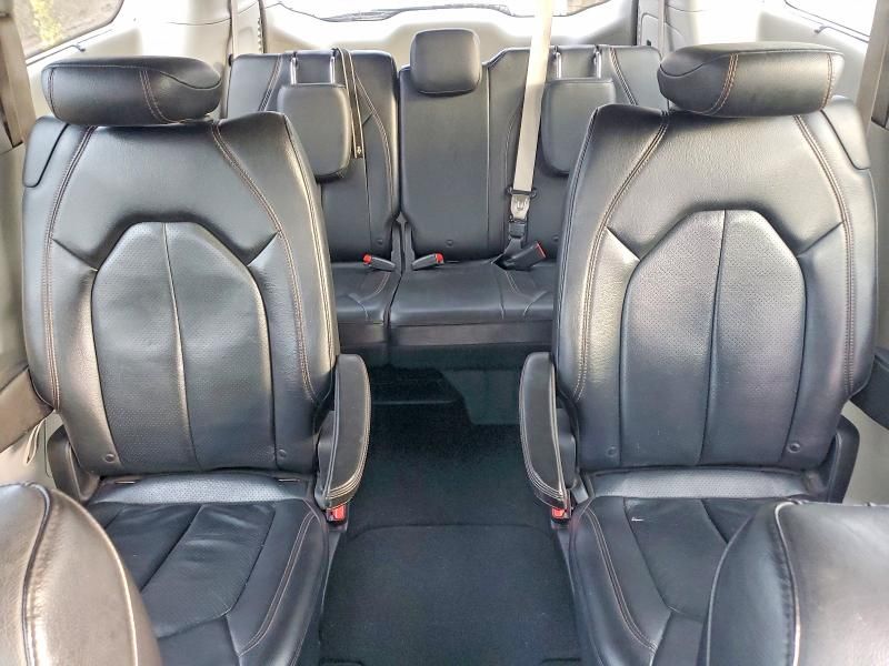 2019 Chrysler Pacifica Touring l