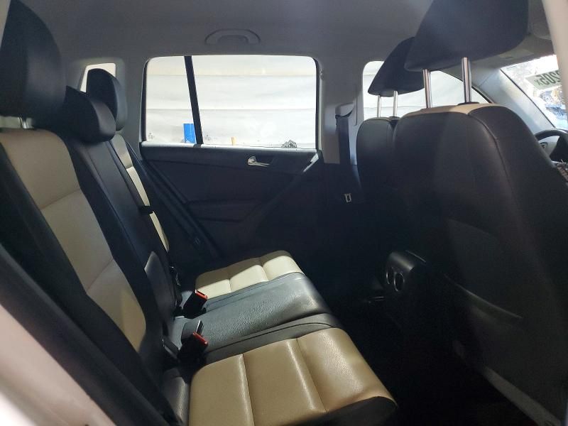 2016 Volkswagen Tiguan s