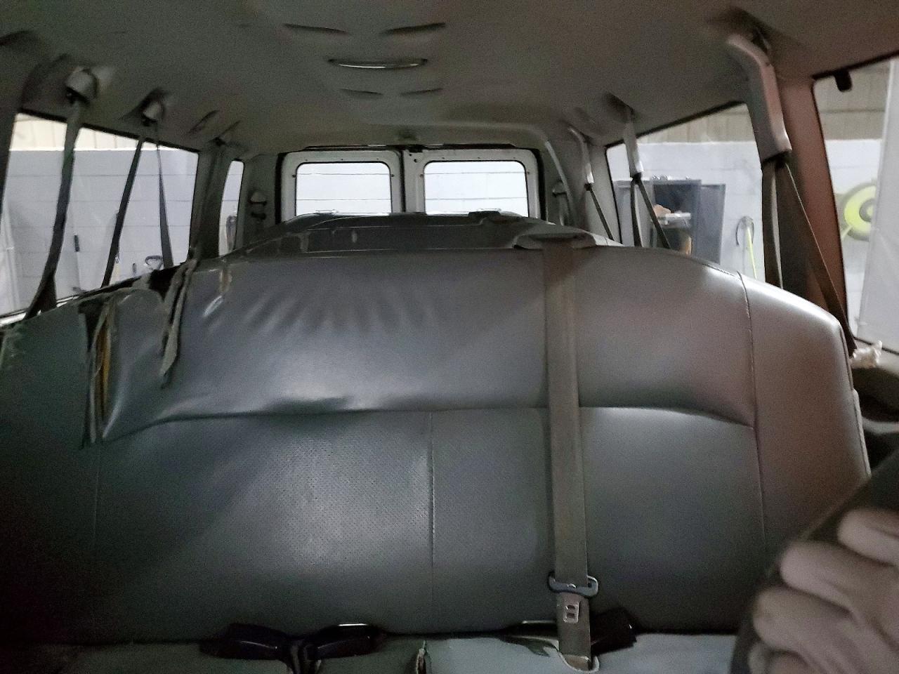 2010 Ford Econoline E350 Super Duty Wagon