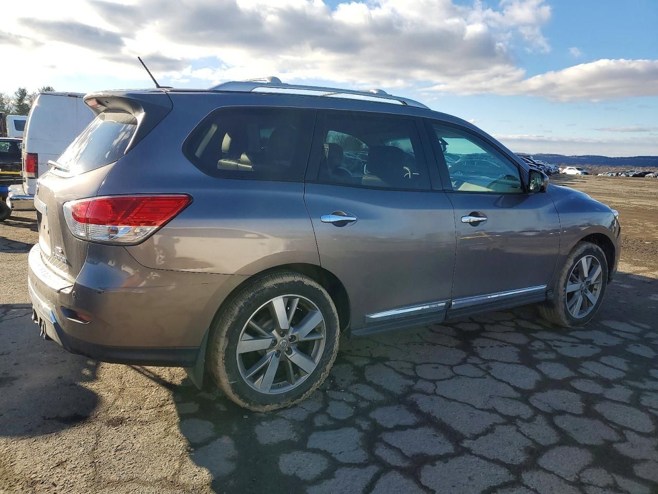 2014 Nissan Pathfinder s