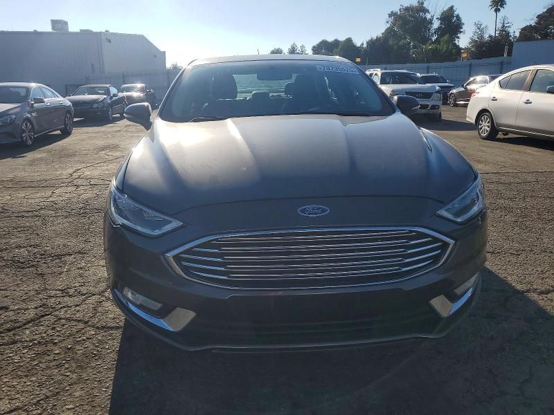 2018 Ford Fusion Titanium/platinum hev