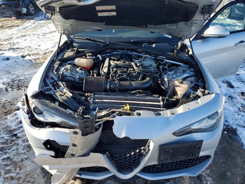 2018 Alfa Romeo Giulia ti Q4