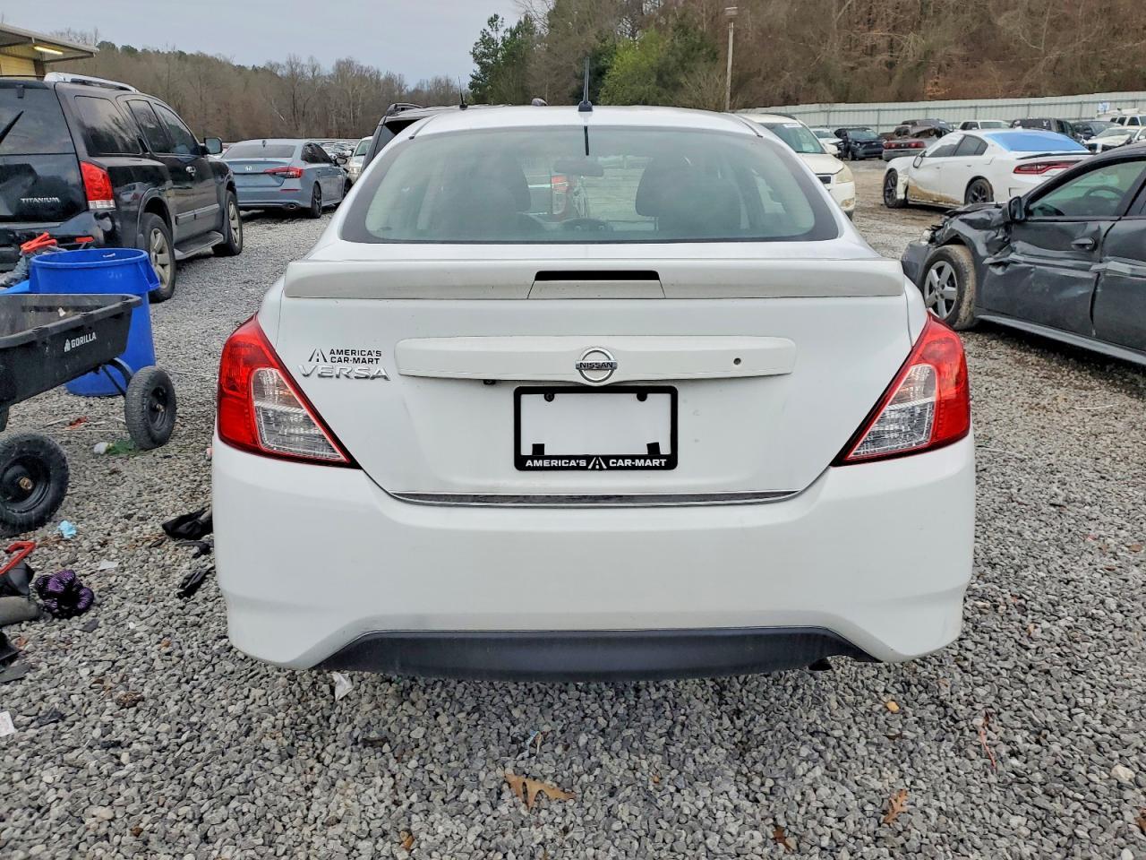 2019 Niss Versa s