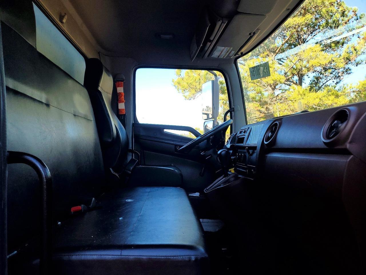 2021 Hino 268 BOX Truck