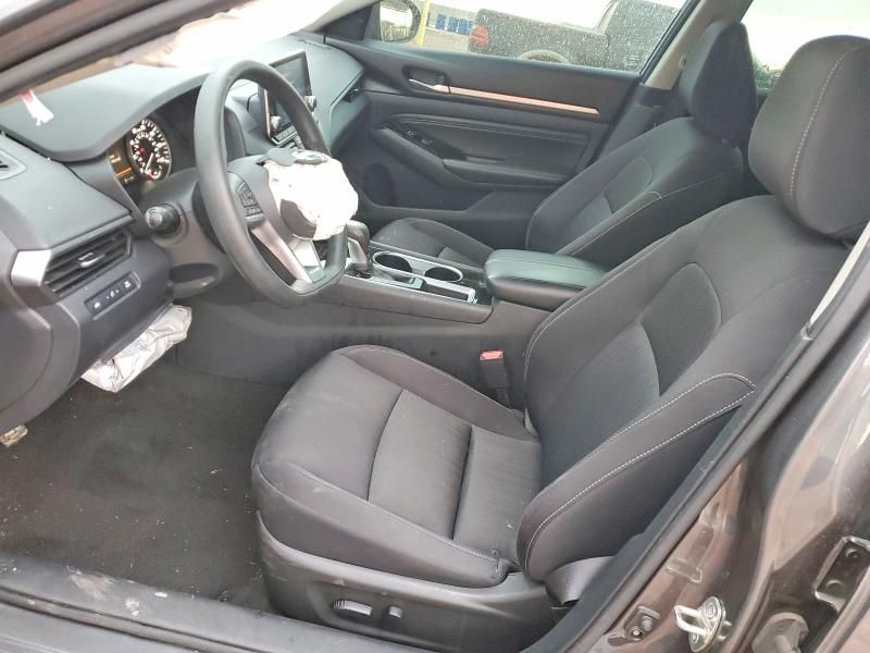 2021 Nissan Altima sv