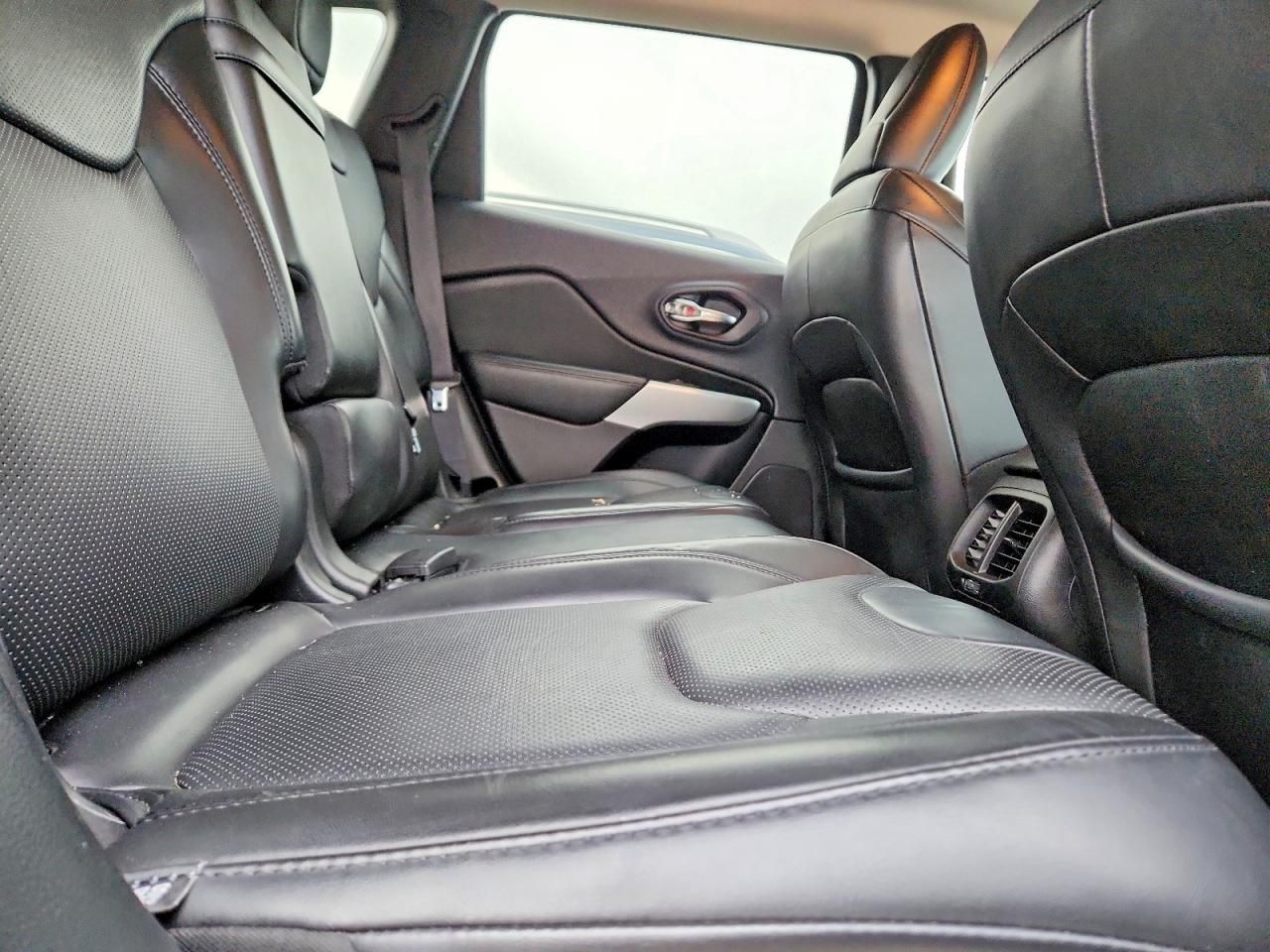 2018 Jeep Cherokee Overland