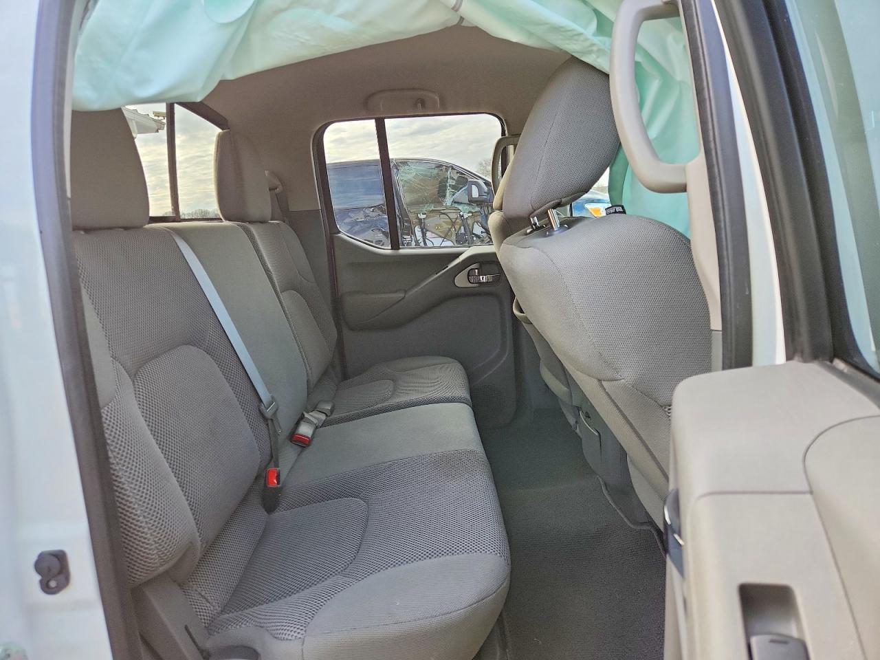 2021 Nissan Frontier s