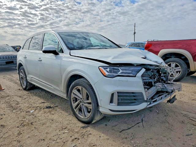 2021 Audi Q7 Premium Plus