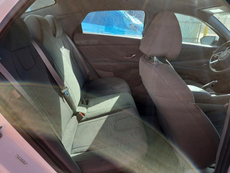 2025 Hyundai Elantra se