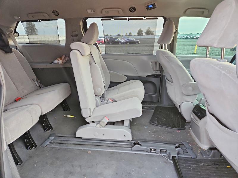 2019 Toyota Sienna le 8-passenger