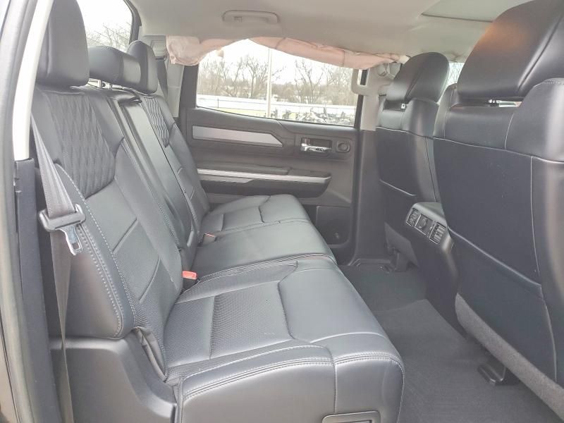 2014 Toyota Tundra Crewmax Platinum
