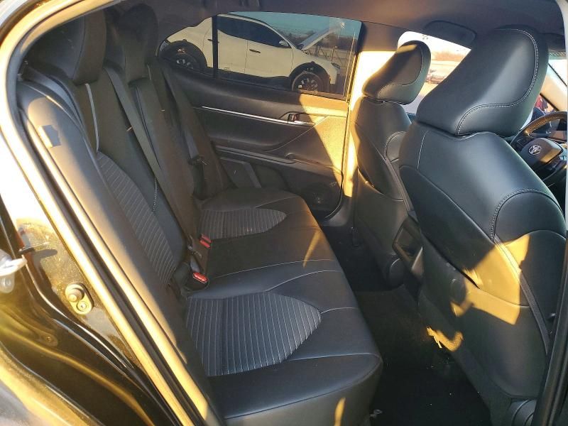 2022 Toyota Camry se