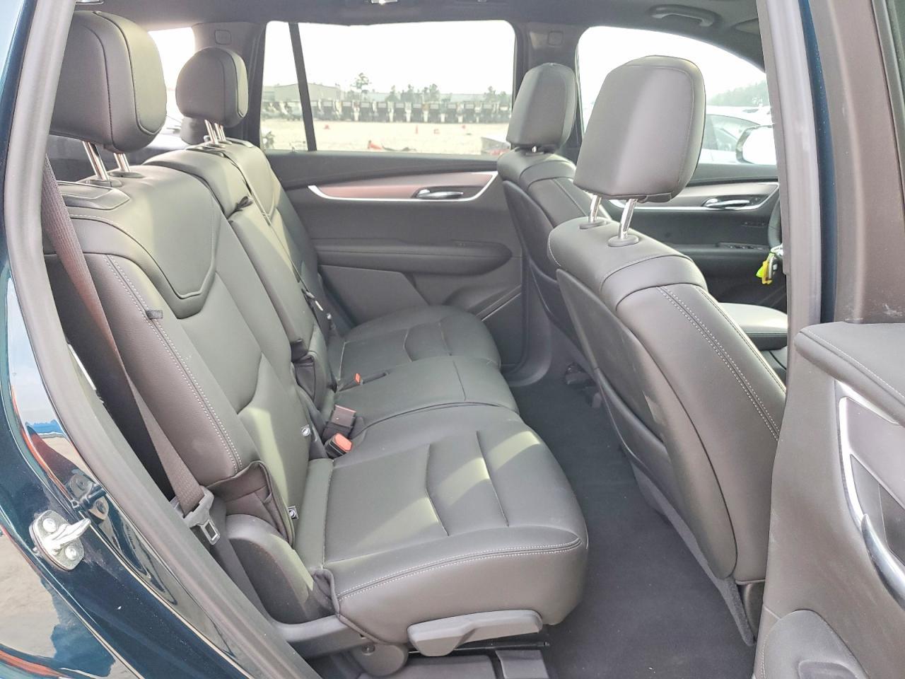 2025 Cadillac XT6 Luxury