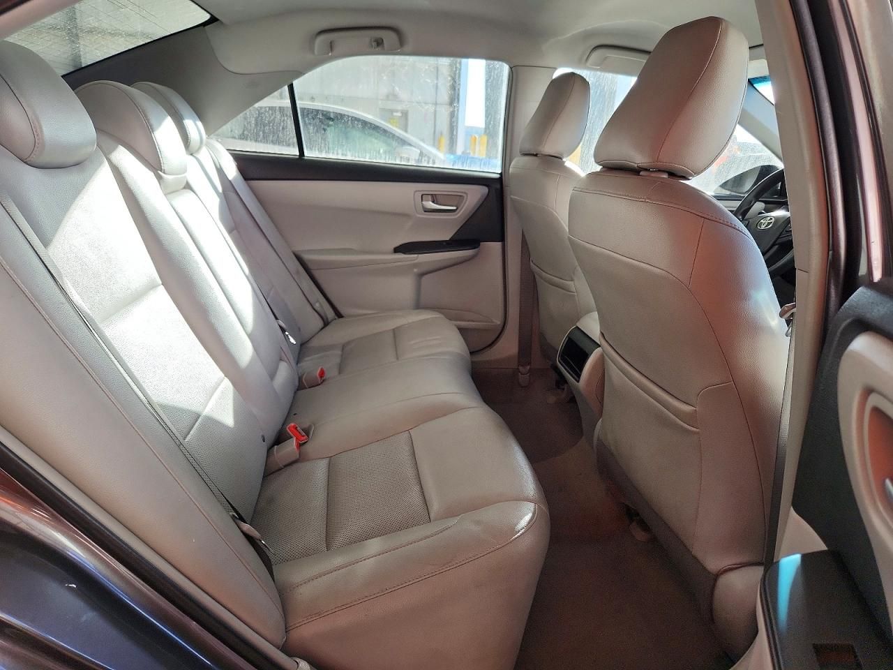 2016 Toyota Camry le