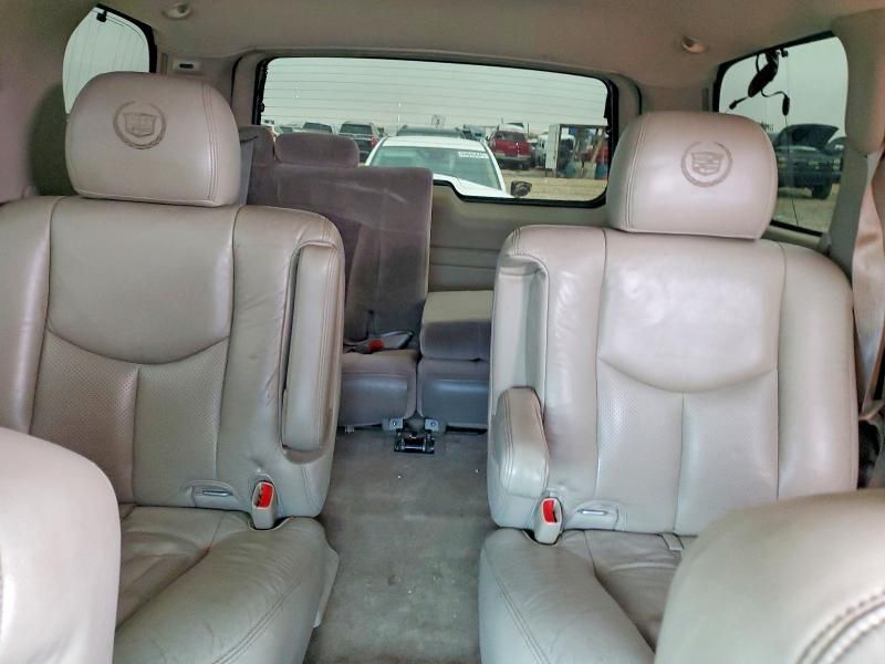 2004 Cadillac Escalade Luxury