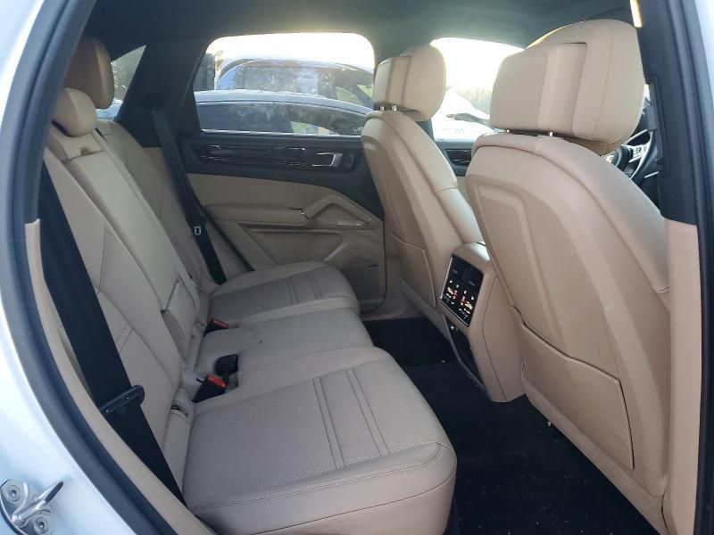 2023 Porsche Cayenne Base