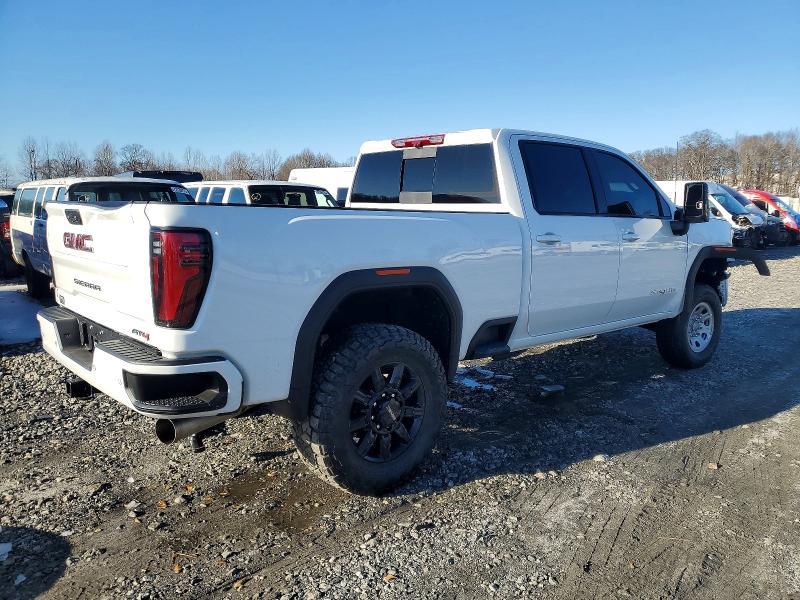 2025 GMC Sierra K2500 AT4