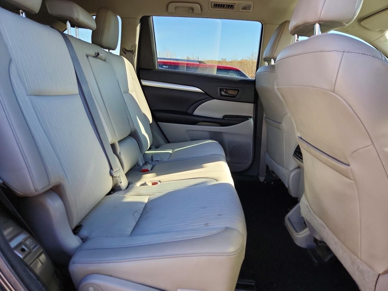 2017 Toyota Highlander le