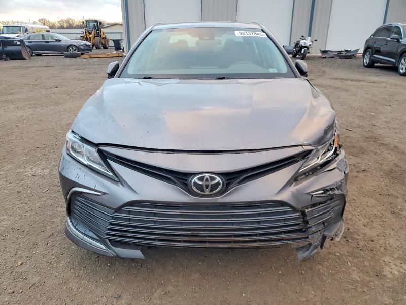 2021 Toyota Camry le