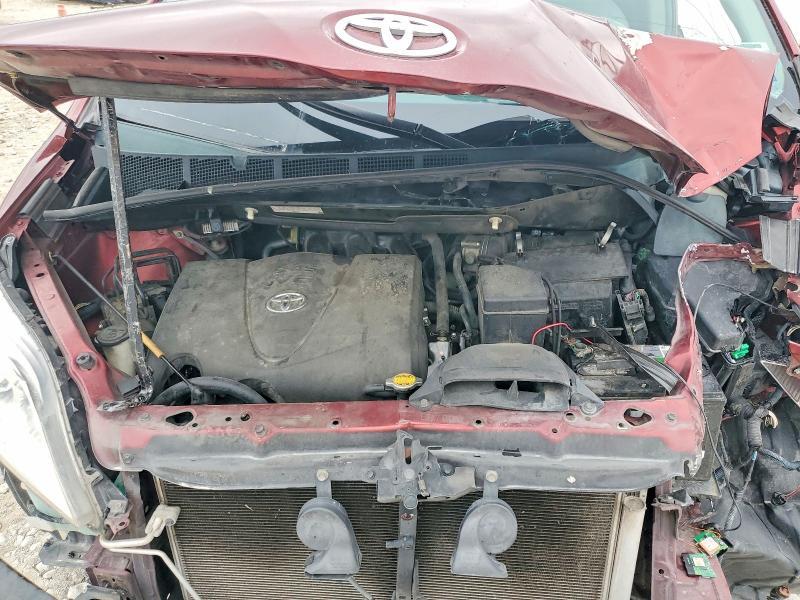 2013 Toyota Sienna le