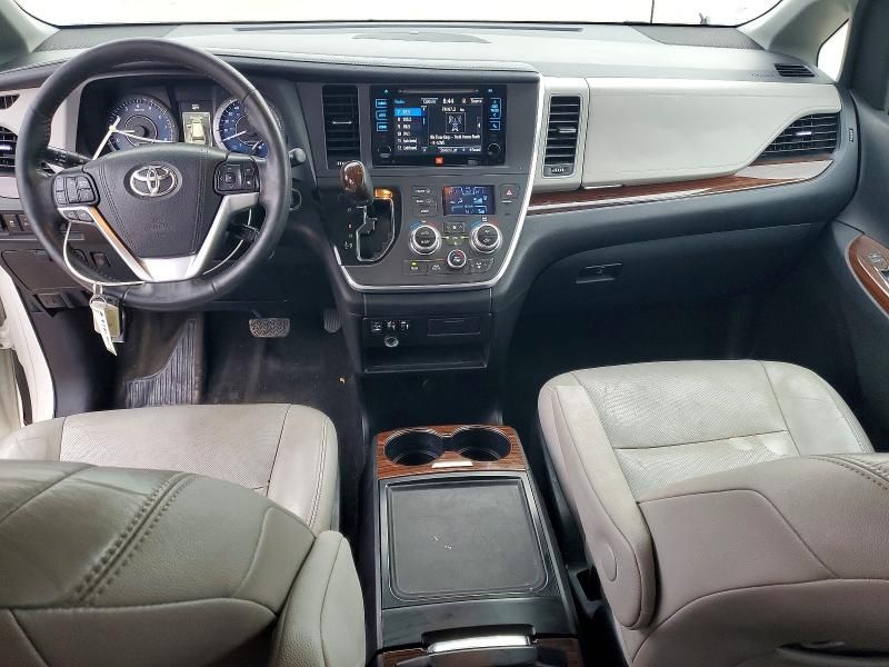 2015 Toyota Sienna xle