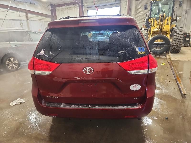 2012 Toyota Sienna le